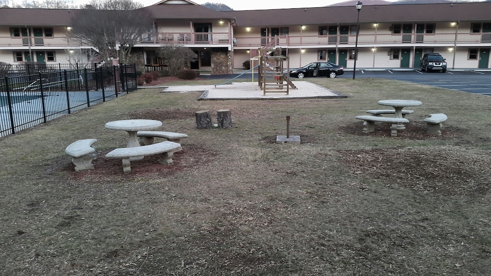 Mountain Valley Inn Dillard - photo 34