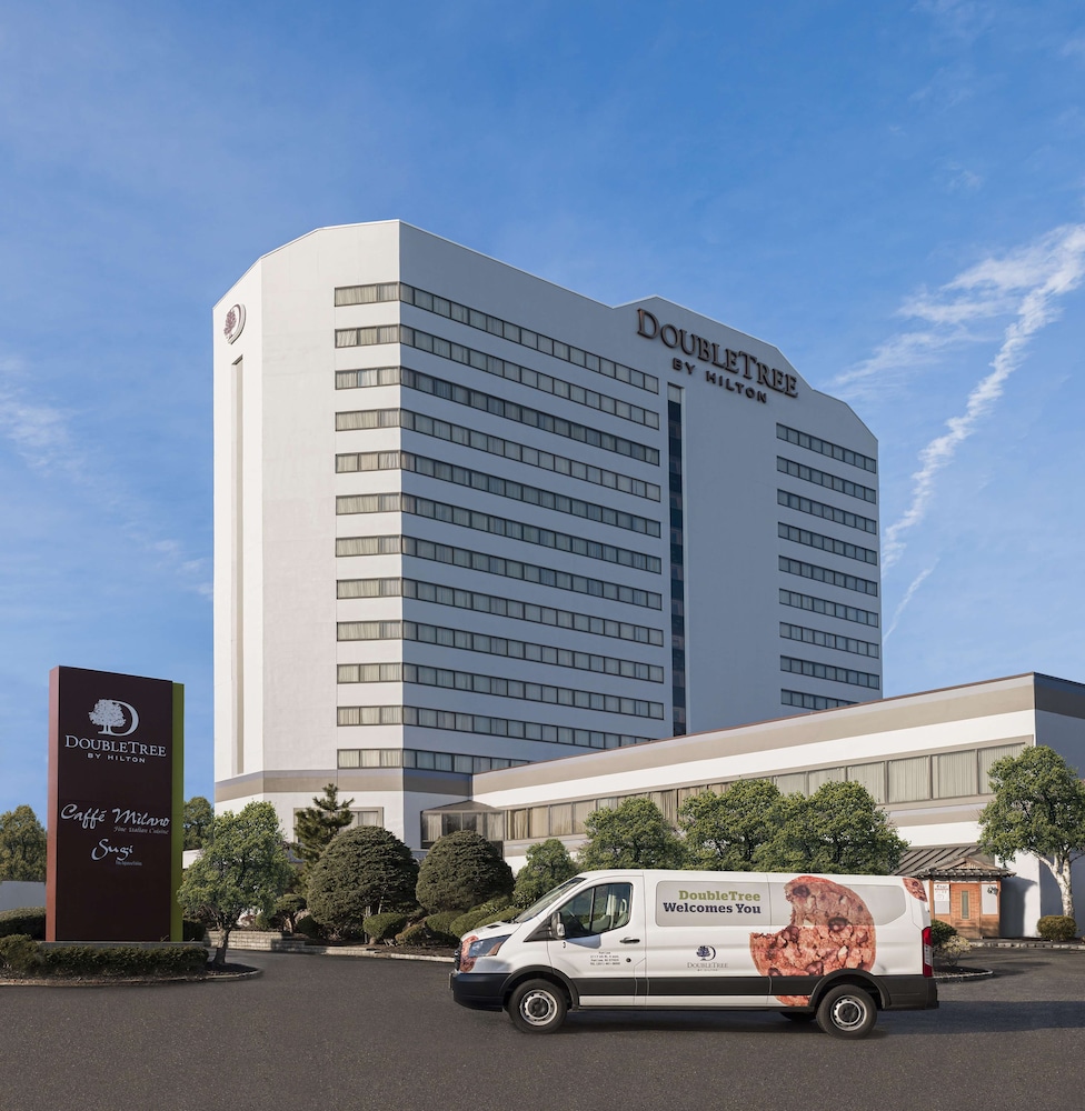 DoubleTree by Hilton Fort Lee George Washington Bridge