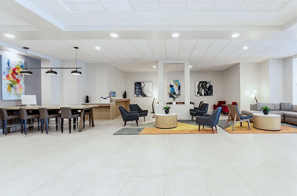 Holiday Inn & Suites Across From Universal Orlando an IHG Hotel - photo 2