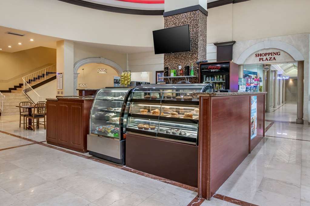 Ramada Plaza by Wyndham Marco Polo Beach Resort - photo 7