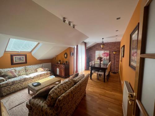 Atractivo Atico 2 Habitaciones in Villaviciosa, Spain