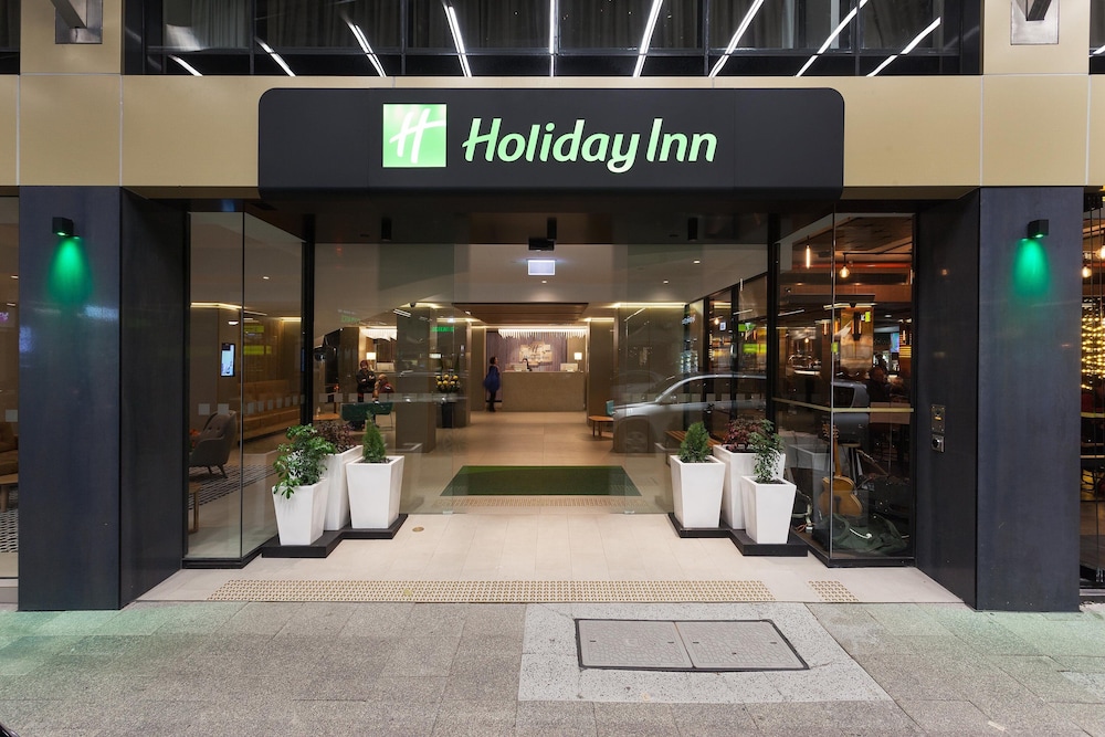 Holiday Inn Perth City Centre by IHG — 4-Star Luxury Hotel in Perth, Australia