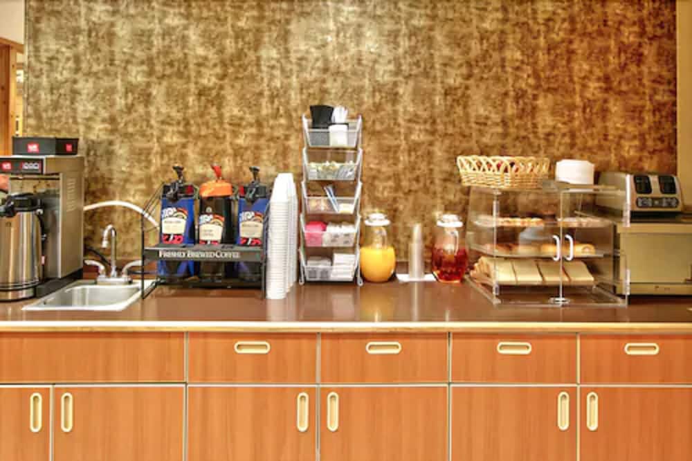 Western Skies Inn And Suites - photo 18