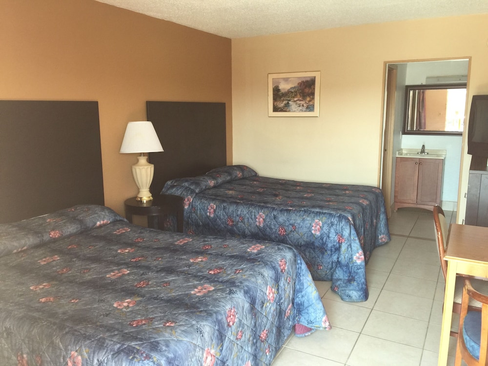 Cloud 9 Inn - photo 5