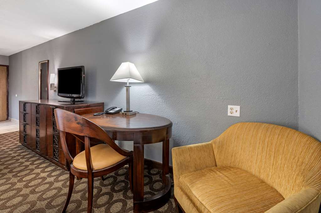Suburban Studios Lafayette - photo 18