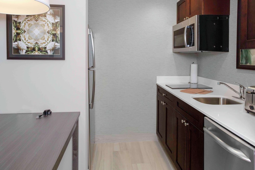 Homewood Suites by Hilton Lansing Eastwood - photo 9