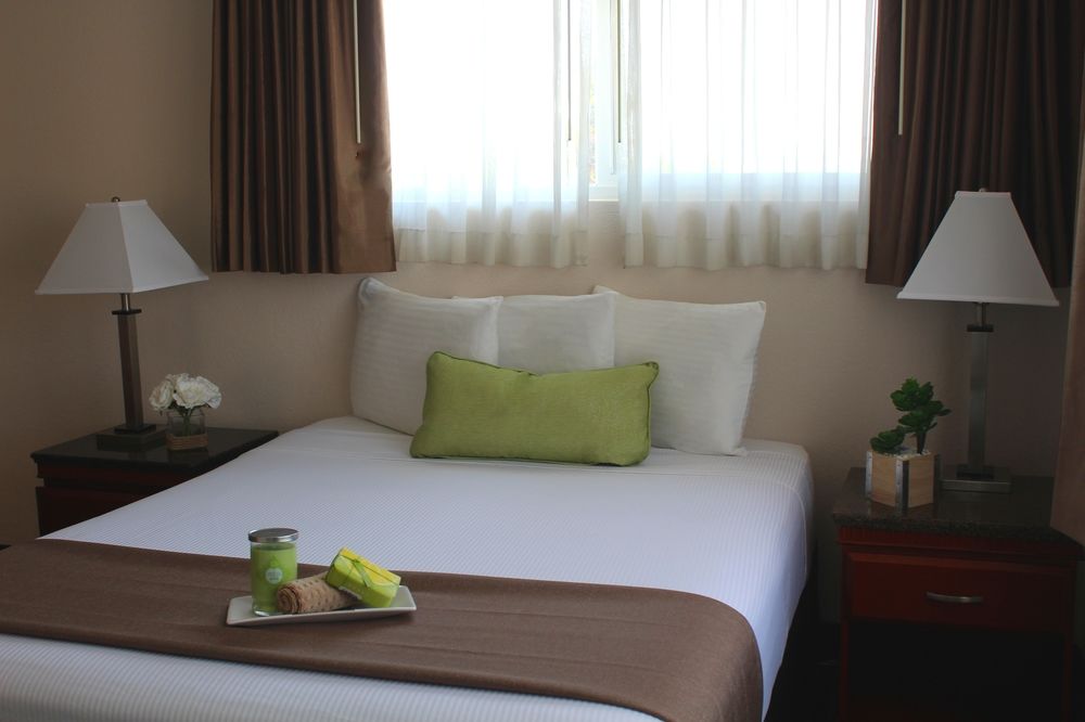 Marina Inn and Suites - photo 15