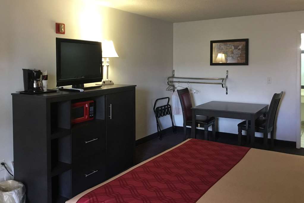 Econo Lodge Ruther Glen - photo 12