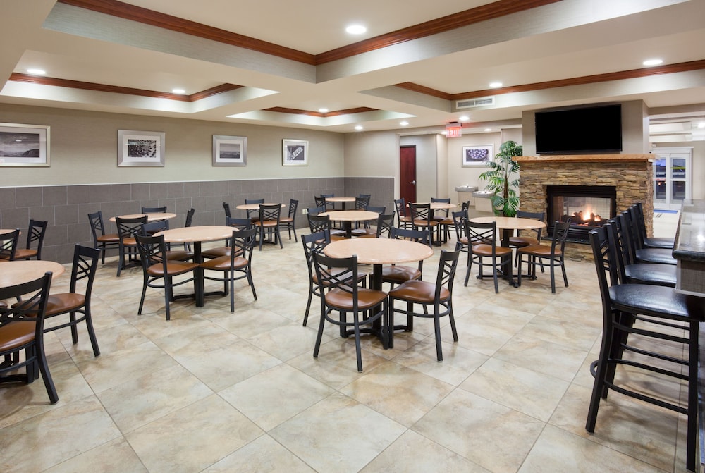 Holiday Inn Express & Suites Aberdeen by IHG - photo 40