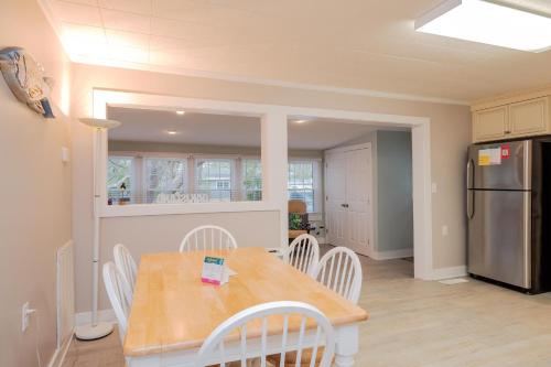 Bill's Place by Oak Island Accommodations - photo 46