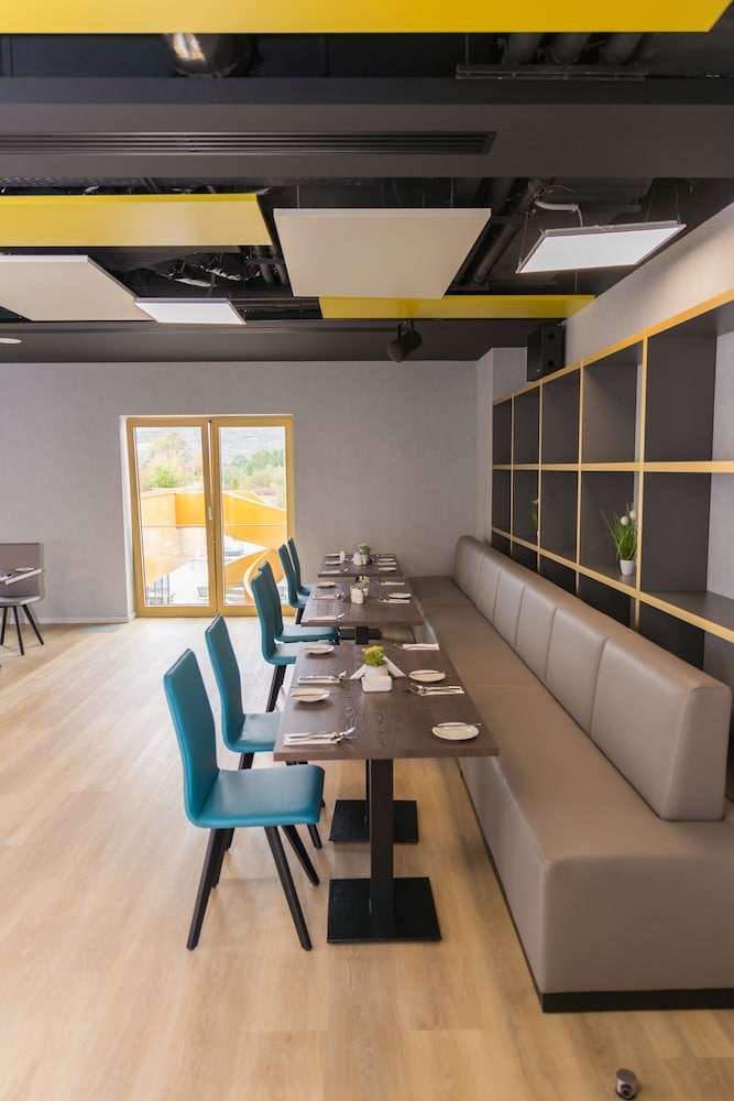 מזון ומשקאות