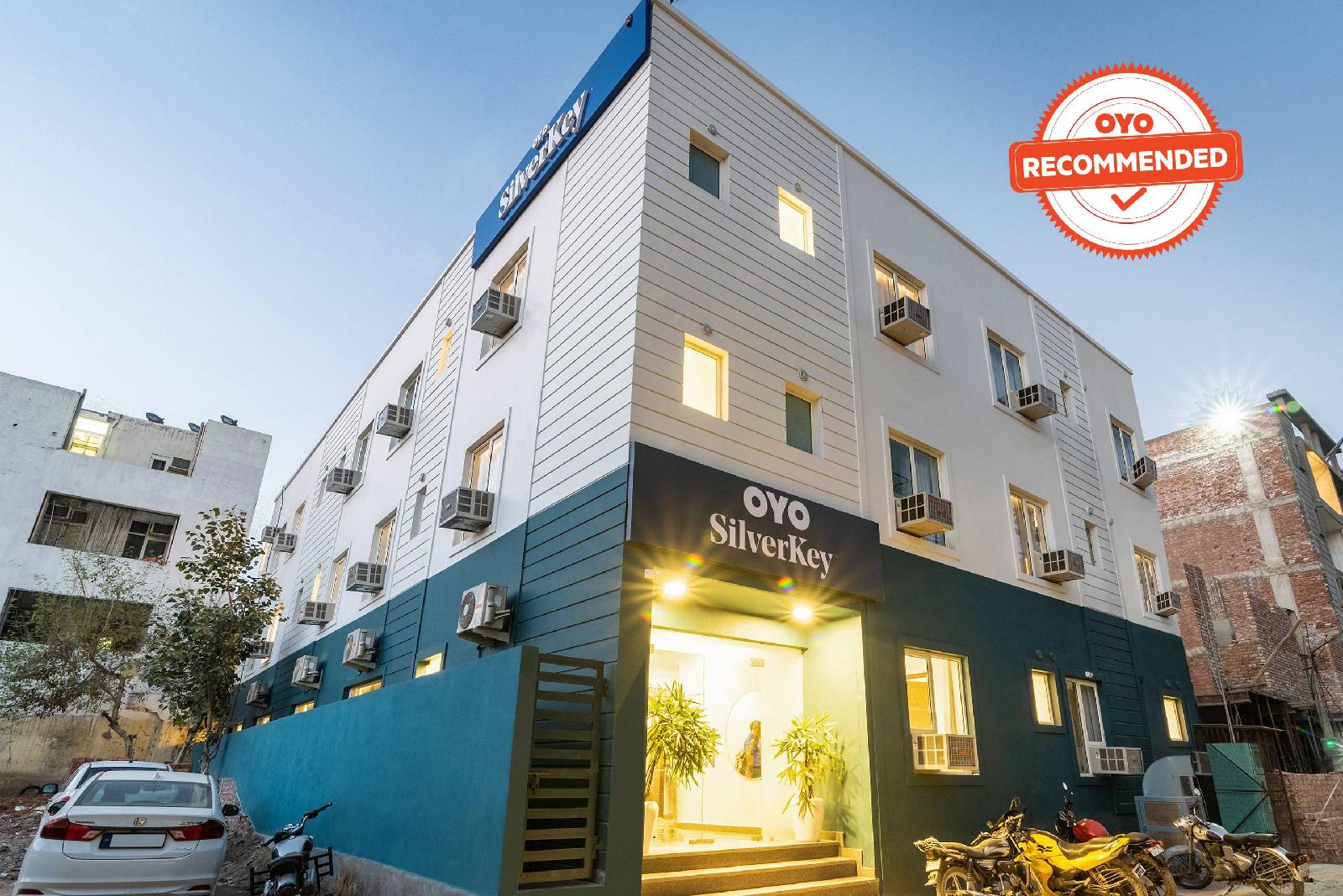 SilverKey Executive Stays 19650 Huda Star Mall