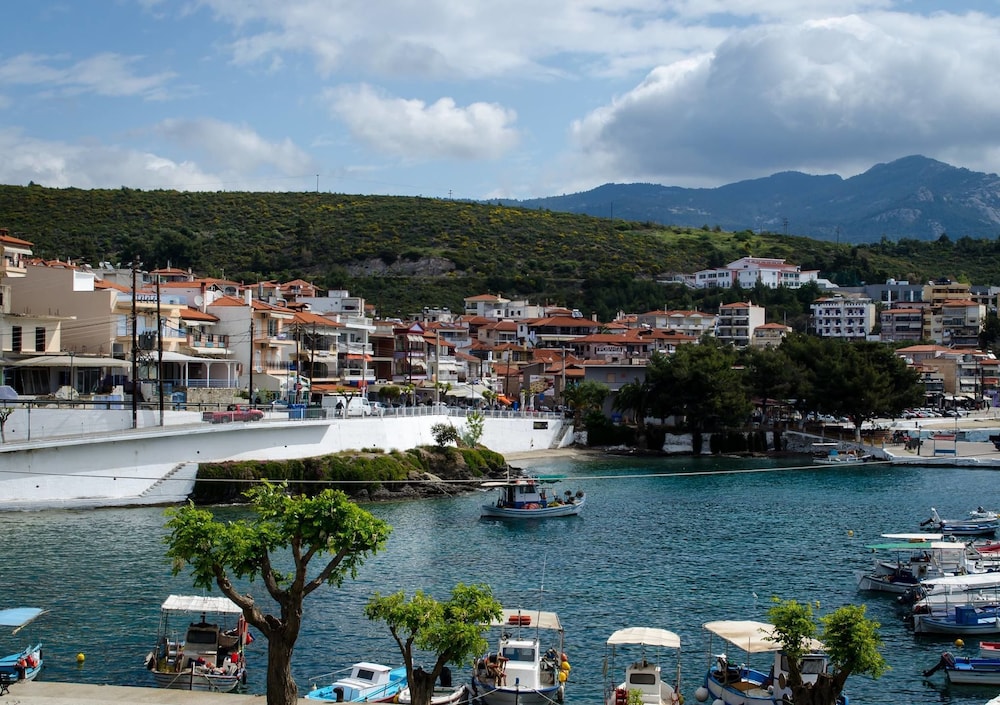 Hotel Papagalos in Neos Marmaras, Greece