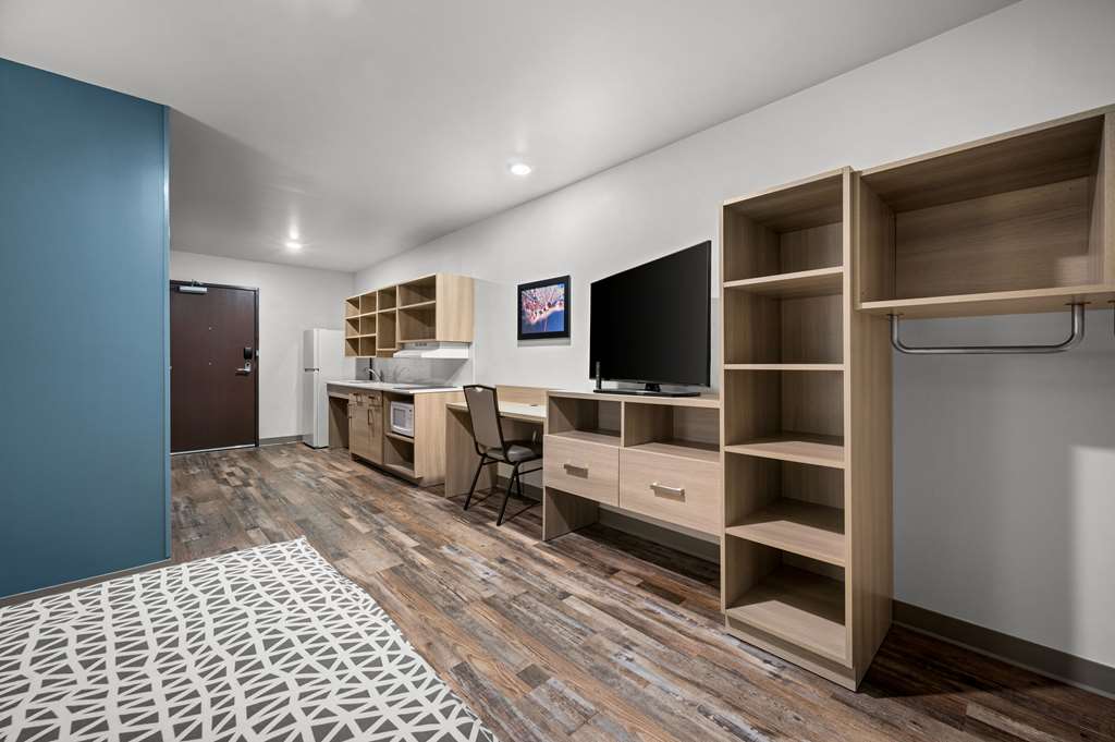 WoodSpring Suites Dearborn Detroit - photo 19