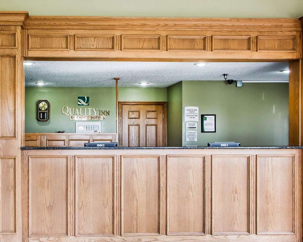 Quality Inn Morton at I 74 - photo 4