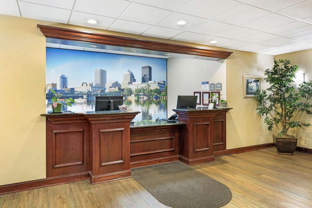 Best Western Plus Victor Inn & Suites - photo 23