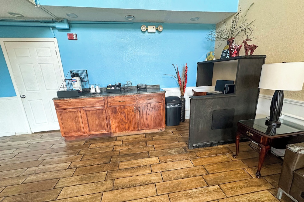Bonita Lakes Inn by Capital O Meridian I20 - photo 5