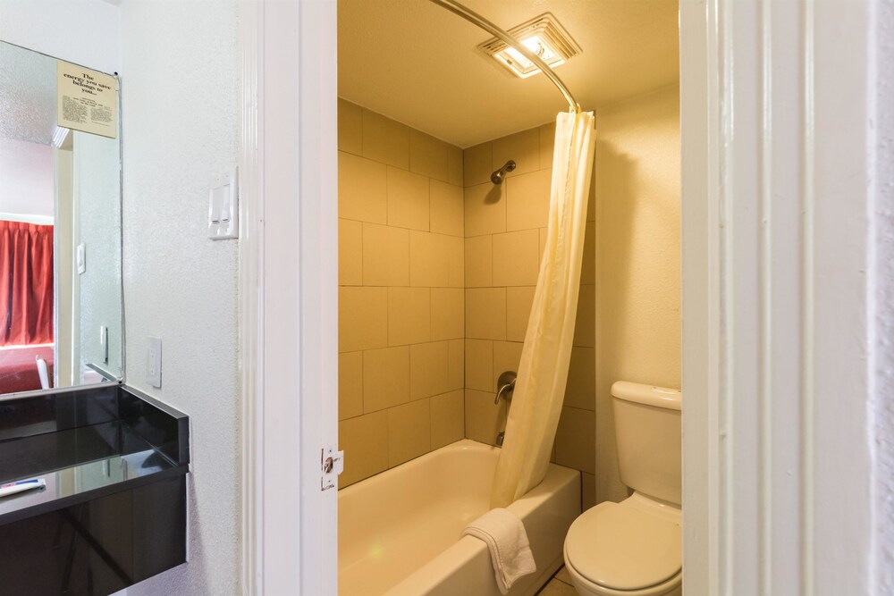 Rodeway Inn San Antonio Downtown - photo 16