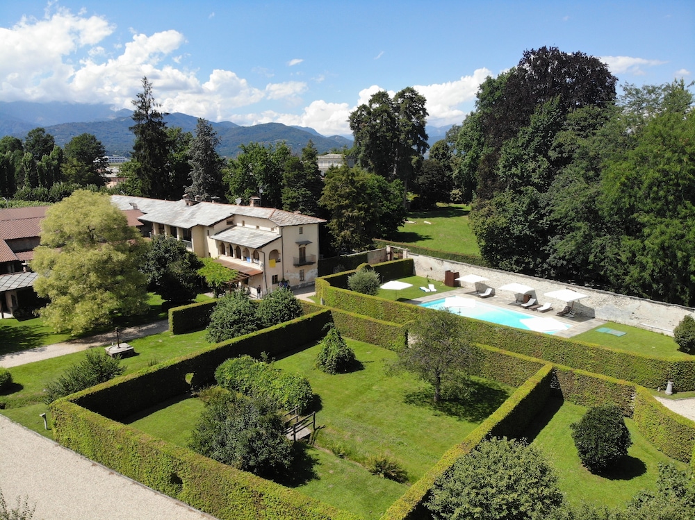 Le 5 Frecce - carbon neutral hotel in Cavour