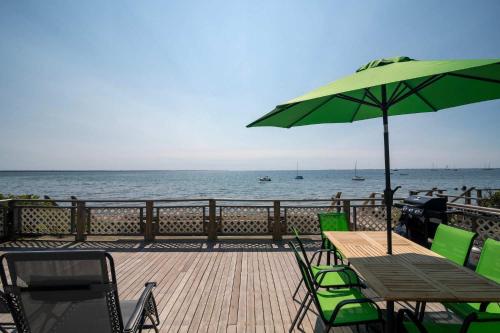 Beachfront on Commercial St Dog Friendly — hotel in Provincetown