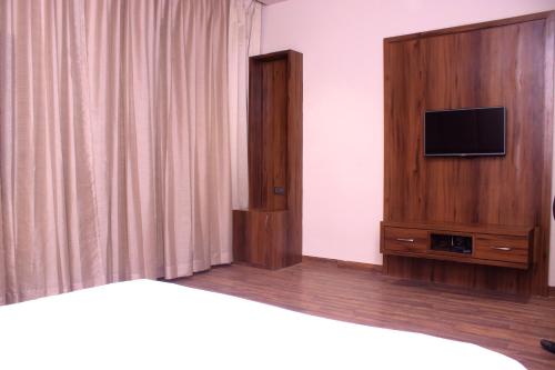 T P Garden and Hotel — Mainpuri — photo 5