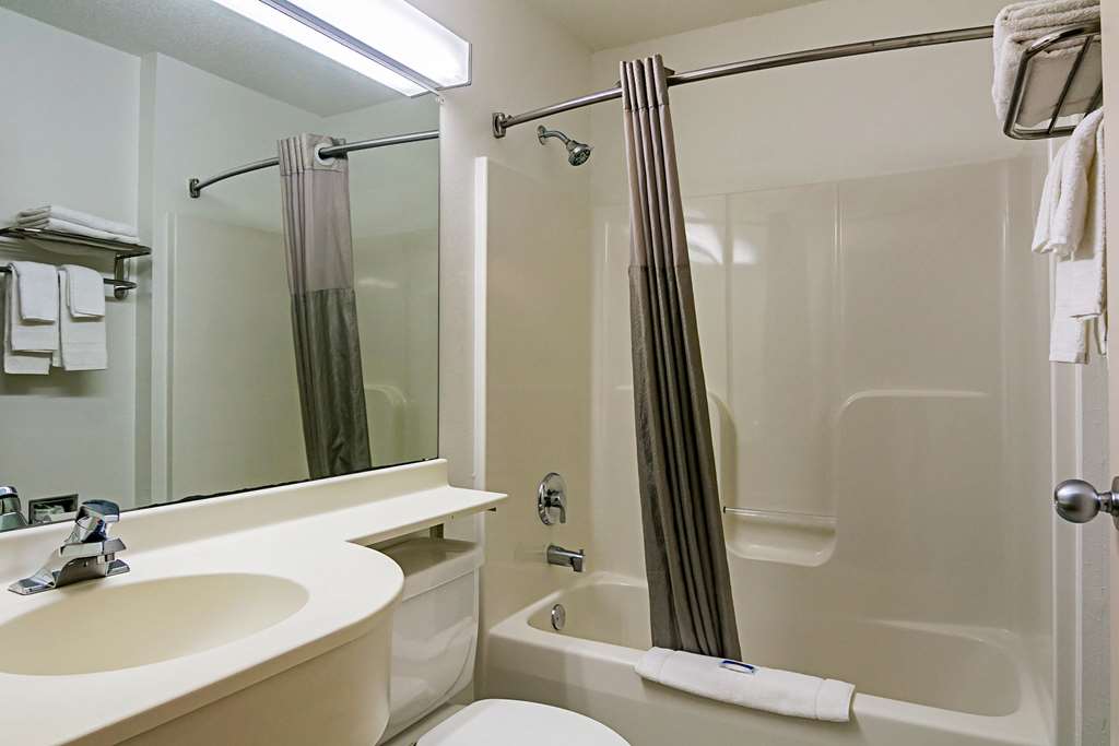 Motel 6 Sycamore IL - photo 17