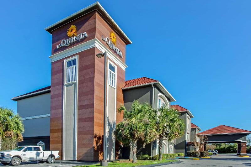 La Quinta Inn & Suites by Wyndham Mobile Tillman's Corner - photo 3