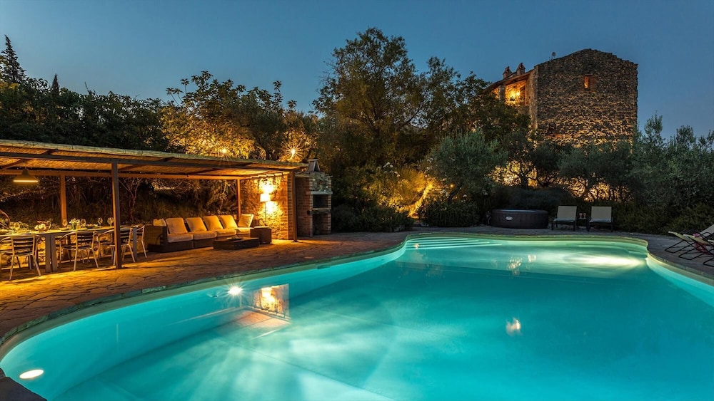 San Lorenzo Luxury Monastery — 4-Star Luxury Hotel in Collazzone, Italy
