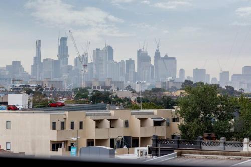 Resort Style Living In the Heart of Moonee Ponds — hotel near Melbourne Essendon Airport