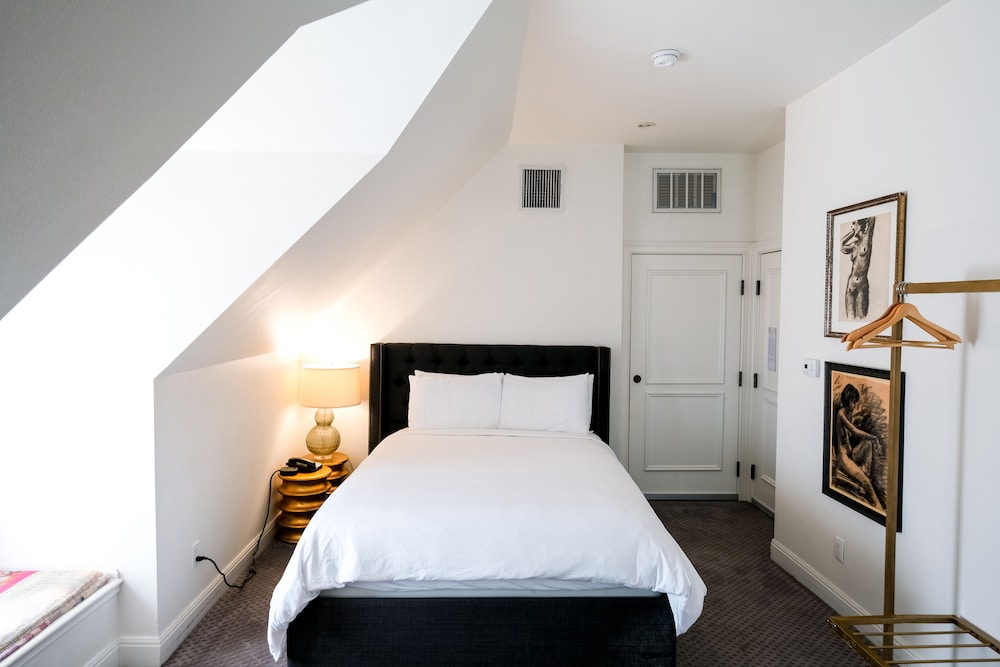 Hotel Ella - photo 28