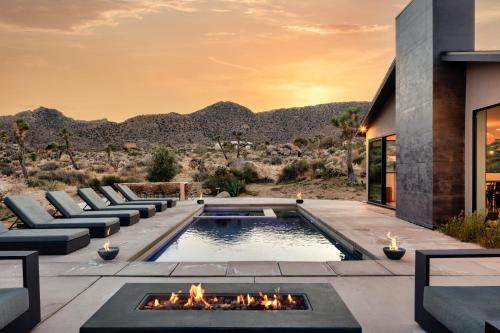 Amaru Muru Luxury Retreat with Pool Hot Tub Yoga — hotel in Joshua Tree