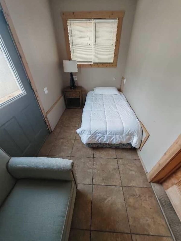 Wagon Wheel Hotel - photo 35