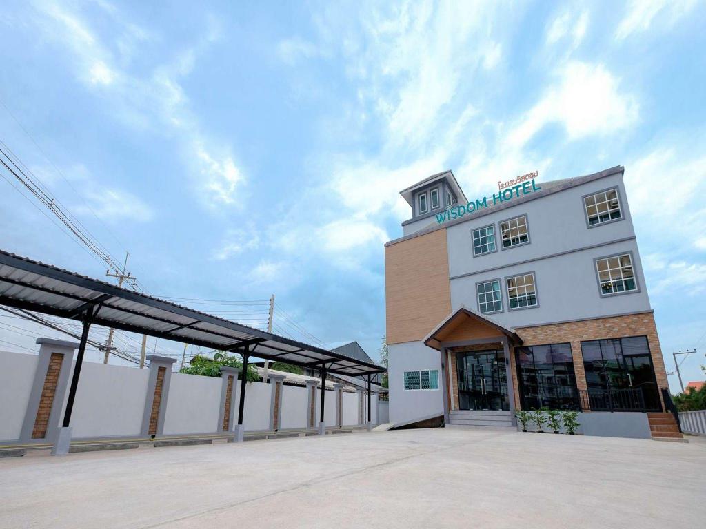 Wisdom Hotel — hotel in Samut Songkhram