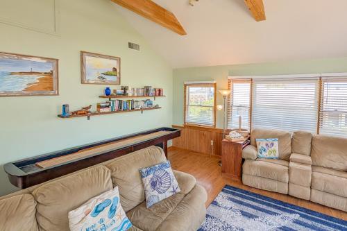 Hooked on Beach Life #16 AC: Dog Friendly Ocean View Shared Pool in Avon, United States