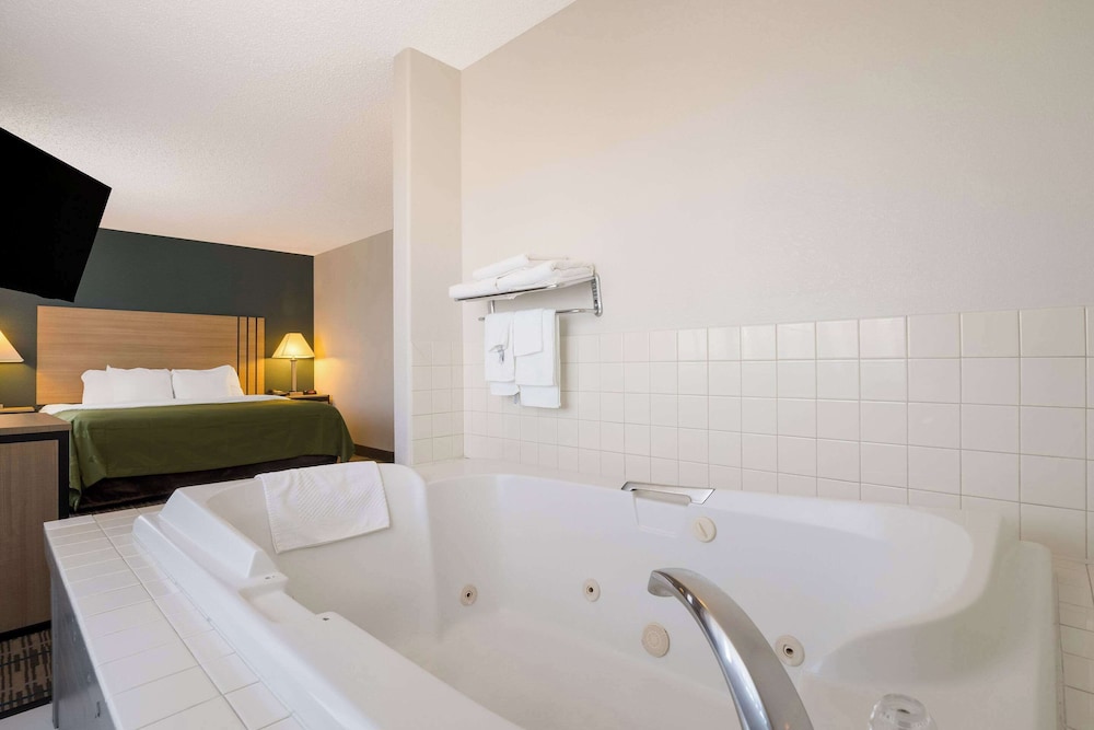 Quality Inn Denver Northeast Brighton - photo 25