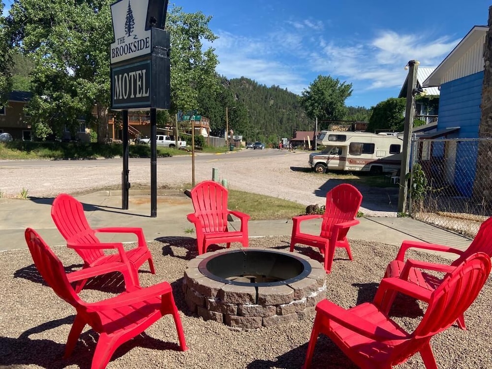 The Brookside Motel Keystone Near Mt Rushmore - photo 26