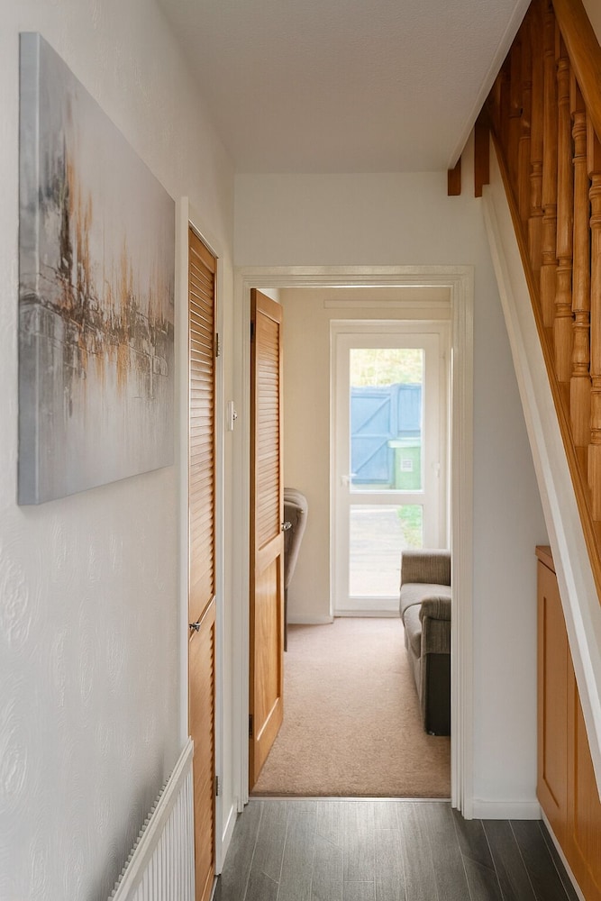 25 Ellwood path — hotel in Cwmbran