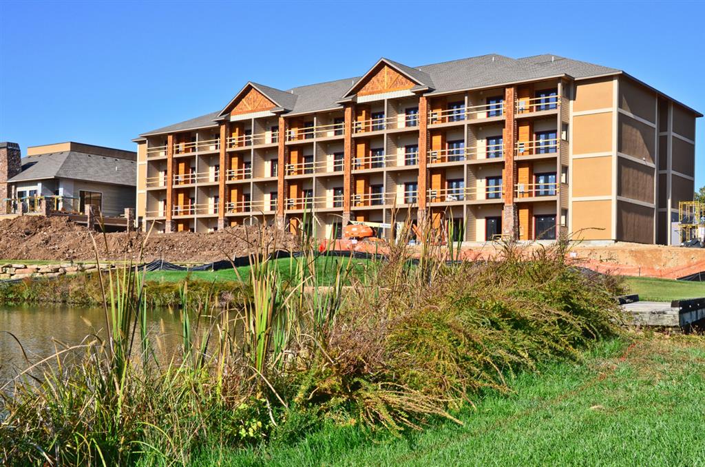 Old Kinderhook - carbon neutral hotel in Camdenton