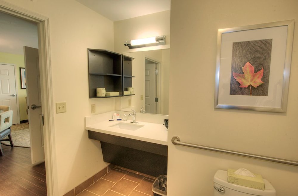 Candlewood Suites Sioux City Southern Hills by IHG - photo 24