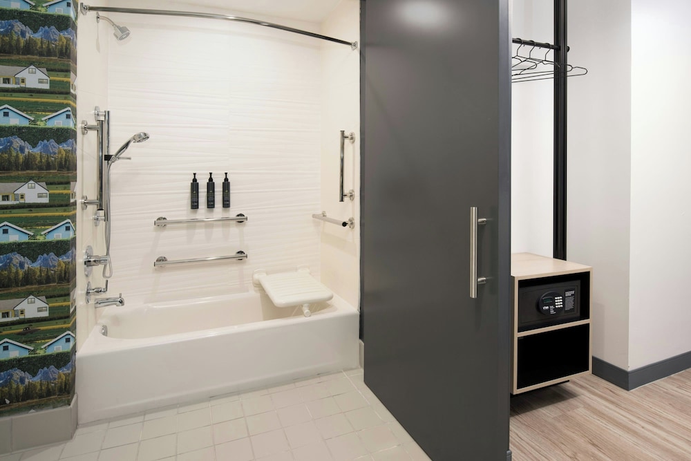 Aloft Sacramento Airport Natomas - photo 25