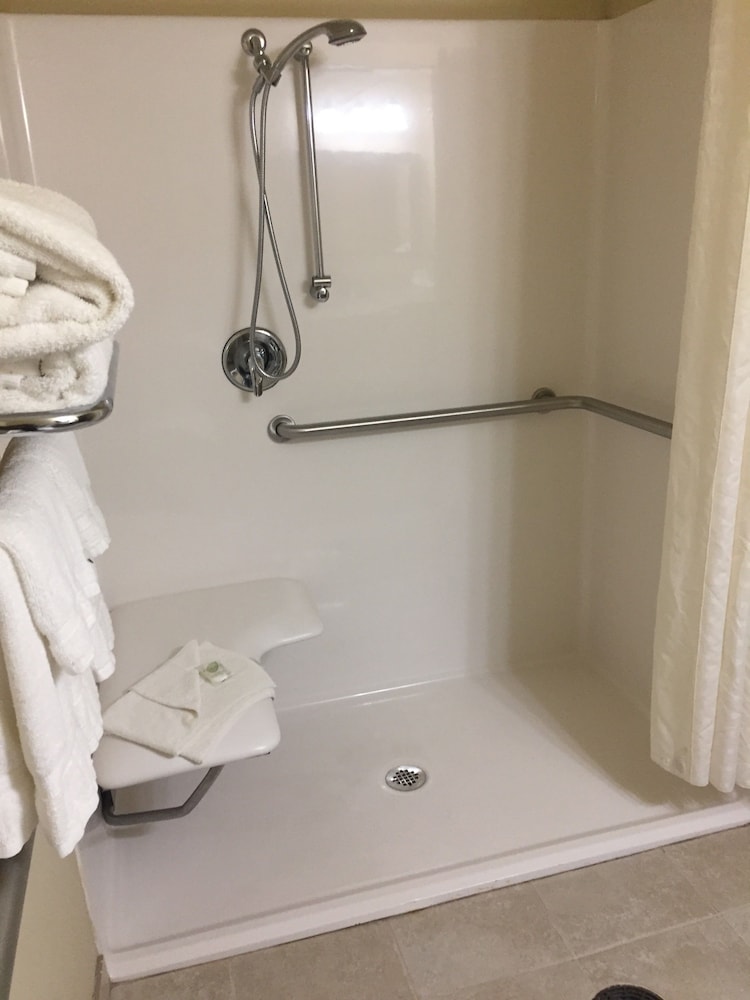 Cobblestone Inn & Suites Bloomfield - photo 26