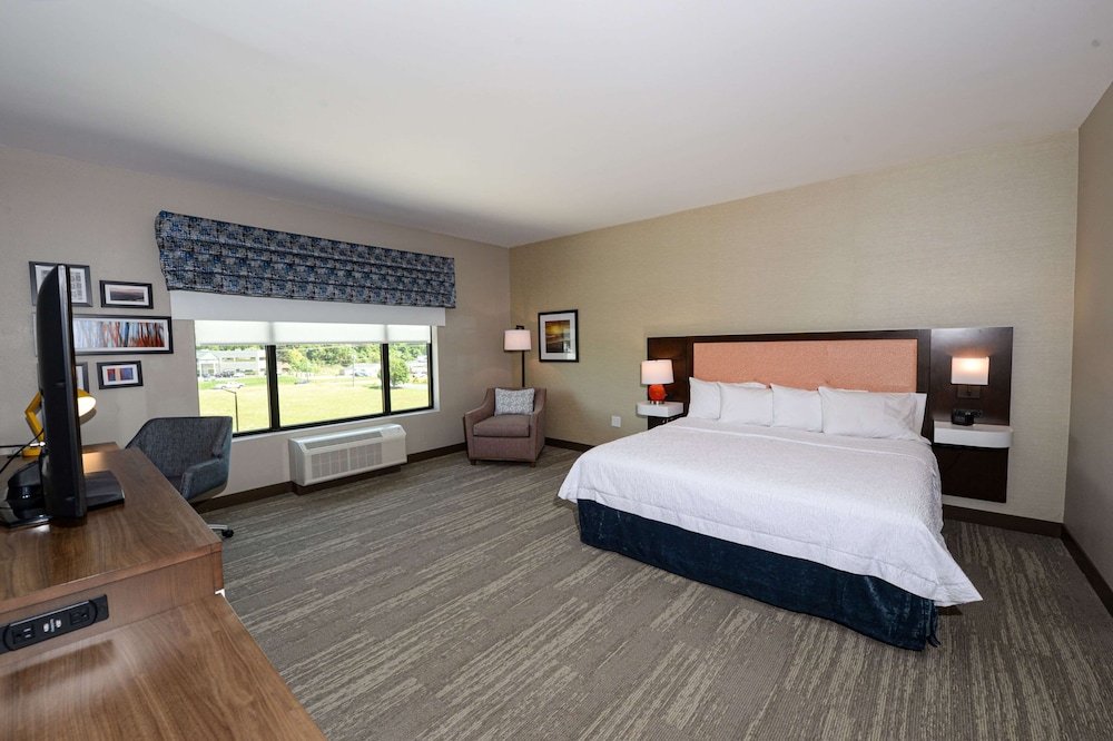 Hampton Inn & Suites Lenoir - photo 15