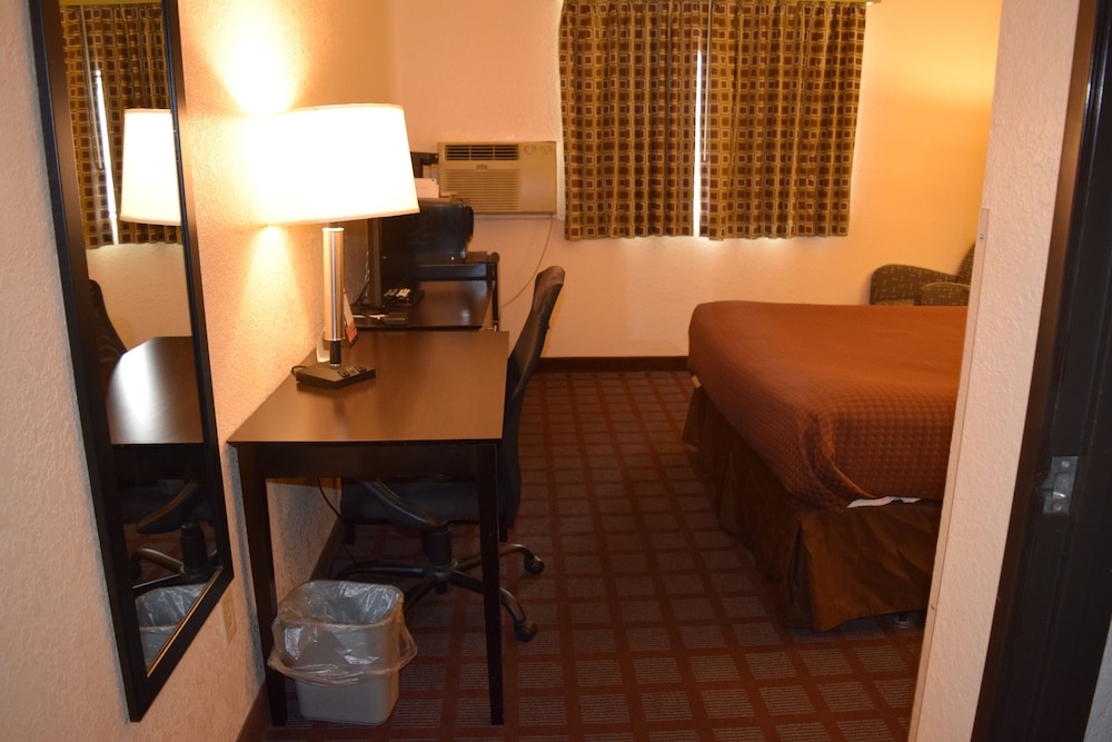 Super 8 by Wyndham Saginaw - photo 19