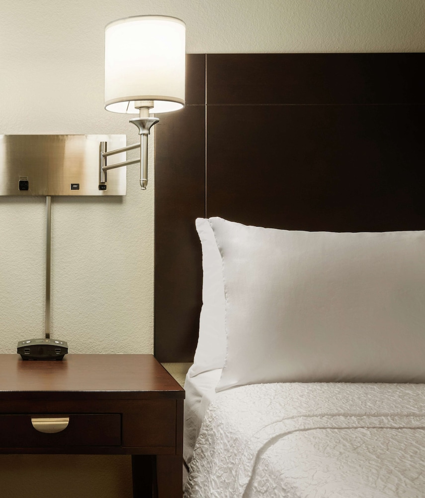 Hampton Inn & Suites Phoenix Glendale Westgate - photo 7