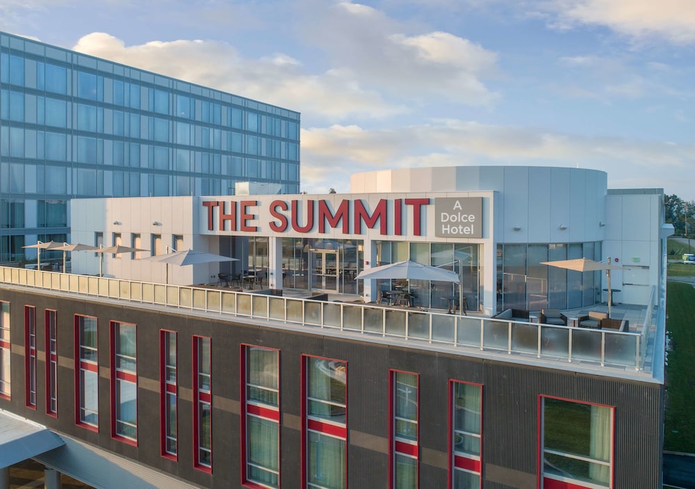 The Summit Hotel - photo 89