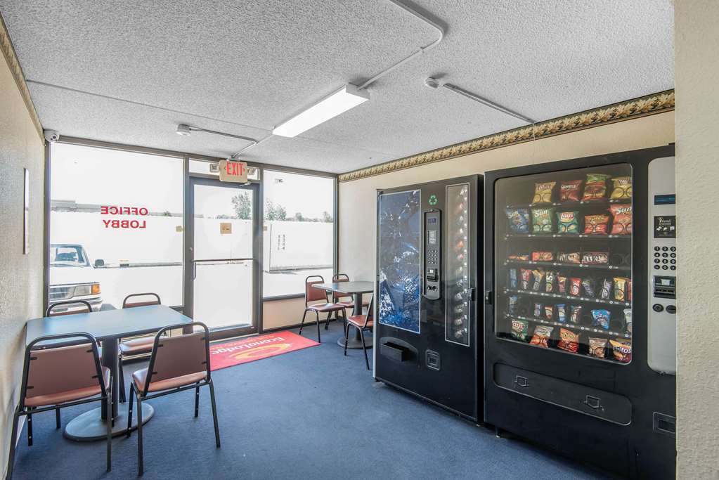 Econo Lodge Oak Grove Blue Springs - photo 12