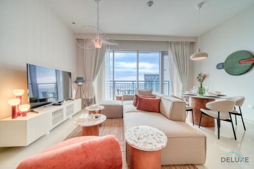 Distinguished 2BR at Harbour Views Tower 1 by Deluxe Holiday Homes — 4-Star Luxury Hotel in Dubai, United Arab Emirates