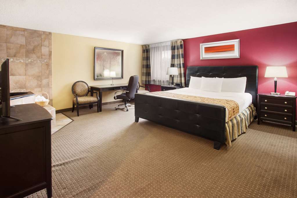 Ramada by Wyndham Bettendorf - photo 15