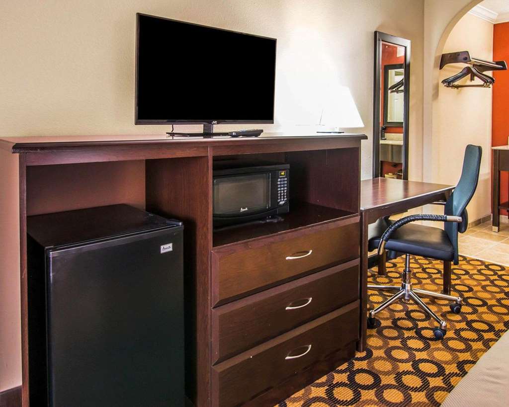 Econo Lodge Richmond Hill - photo 15