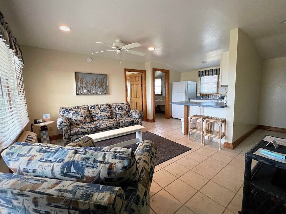Pony Island Inn - photo 44